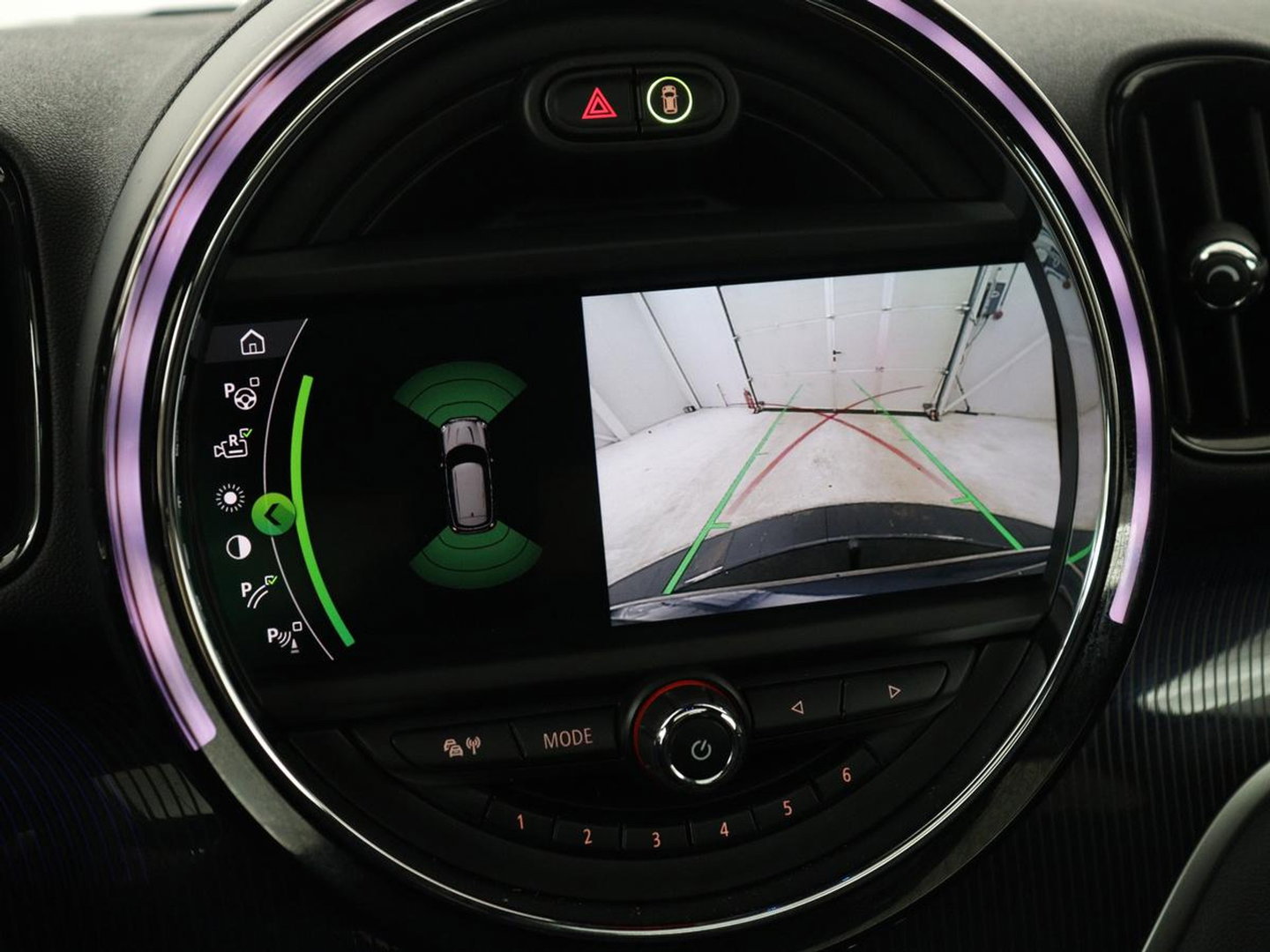 MINI Countryman 1.5 Cooper S E ALL4 Chili | Panoramadak | Leder | Head-Up | Harman/Kardon | Stoelverwarming | Adaptive cruise | Camera | Carplay | Navigatie | Climate control | PHEV | Plug In