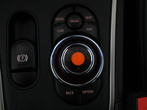 MINI Countryman 1.5 Cooper S E ALL4 Chili | Panoramadak | Leder | Head-Up | Harman/Kardon | Stoelverwarming | Adaptive cruise | Camera | Carplay | Navigatie | Climate control | PHEV | Plug In
