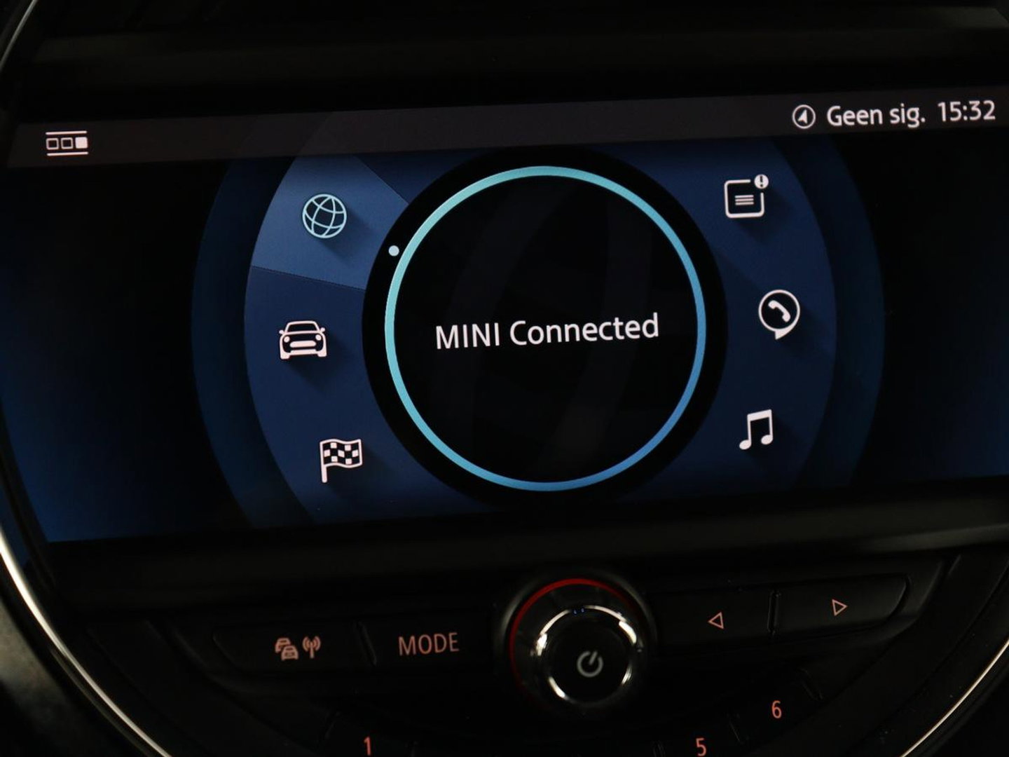 MINI Countryman 1.5 Cooper S E ALL4 Chili | Panoramadak | Leder | Head-Up | Harman/Kardon | Stoelverwarming | Adaptive cruise | Camera | Carplay | Navigatie | Climate control | PHEV | Plug In