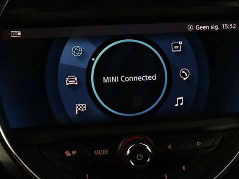 MINI Countryman 1.5 Cooper S E ALL4 Chili | Panoramadak | Leder | Head-Up | Harman/Kardon | Stoelverwarming | Adaptive cruise | Camera | Carplay | Navigatie | Climate control | PHEV | Plug In