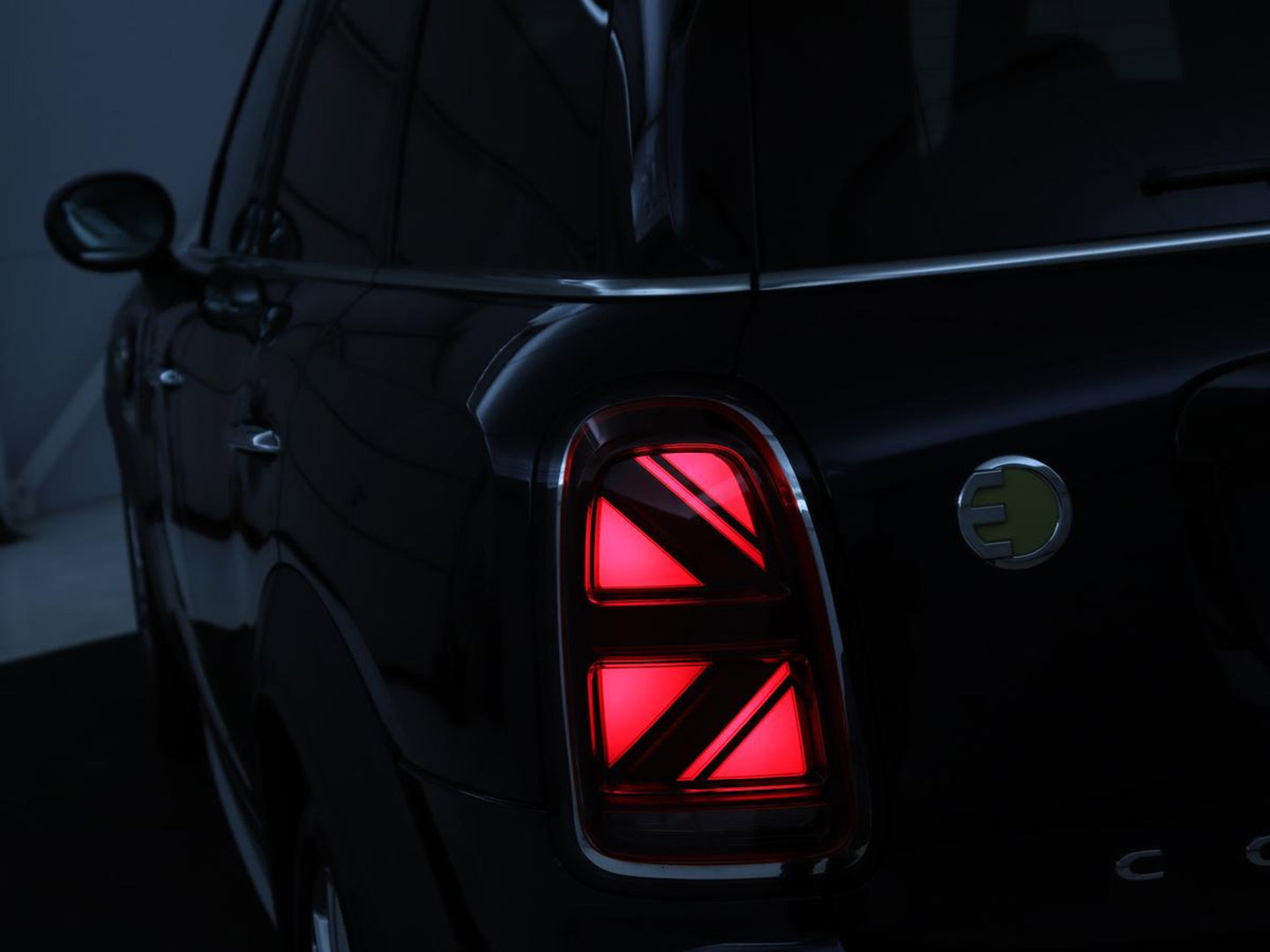 MINI Countryman 1.5 Cooper S E ALL4 Chili | Panoramadak | Leder | Head-Up | Harman/Kardon | Stoelverwarming | Adaptive cruise | Camera | Carplay | Navigatie | Climate control | PHEV | Plug In