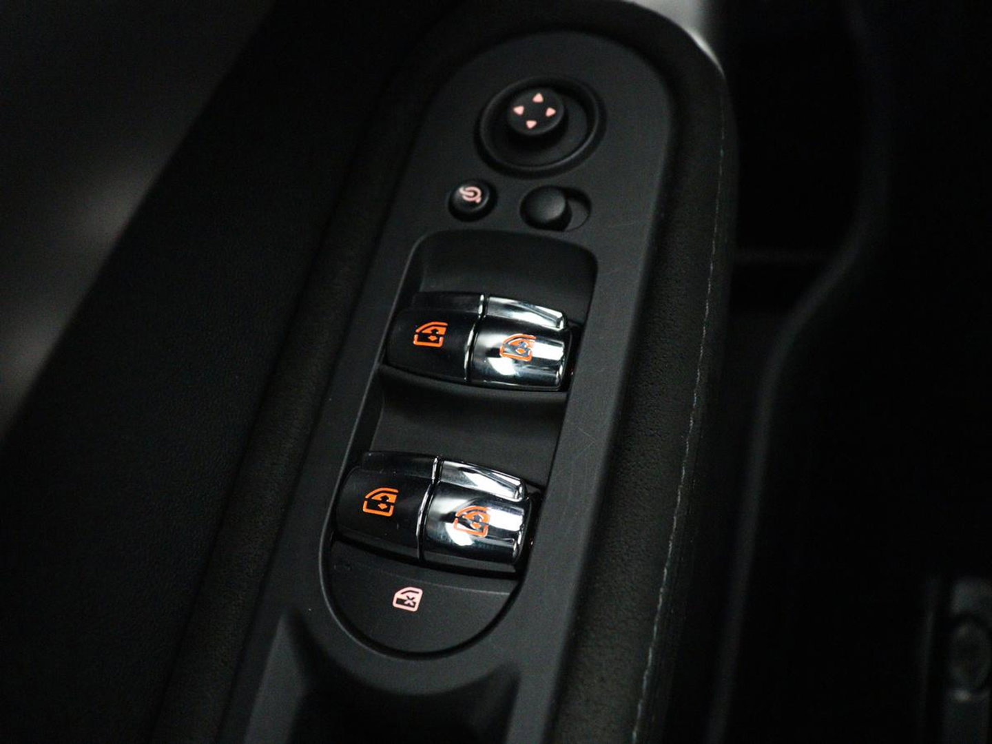 MINI Countryman 1.5 Cooper S E ALL4 Chili | Panoramadak | Leder | Head-Up | Harman/Kardon | Stoelverwarming | Adaptive cruise | Camera | Carplay | Navigatie | Climate control | PHEV | Plug In