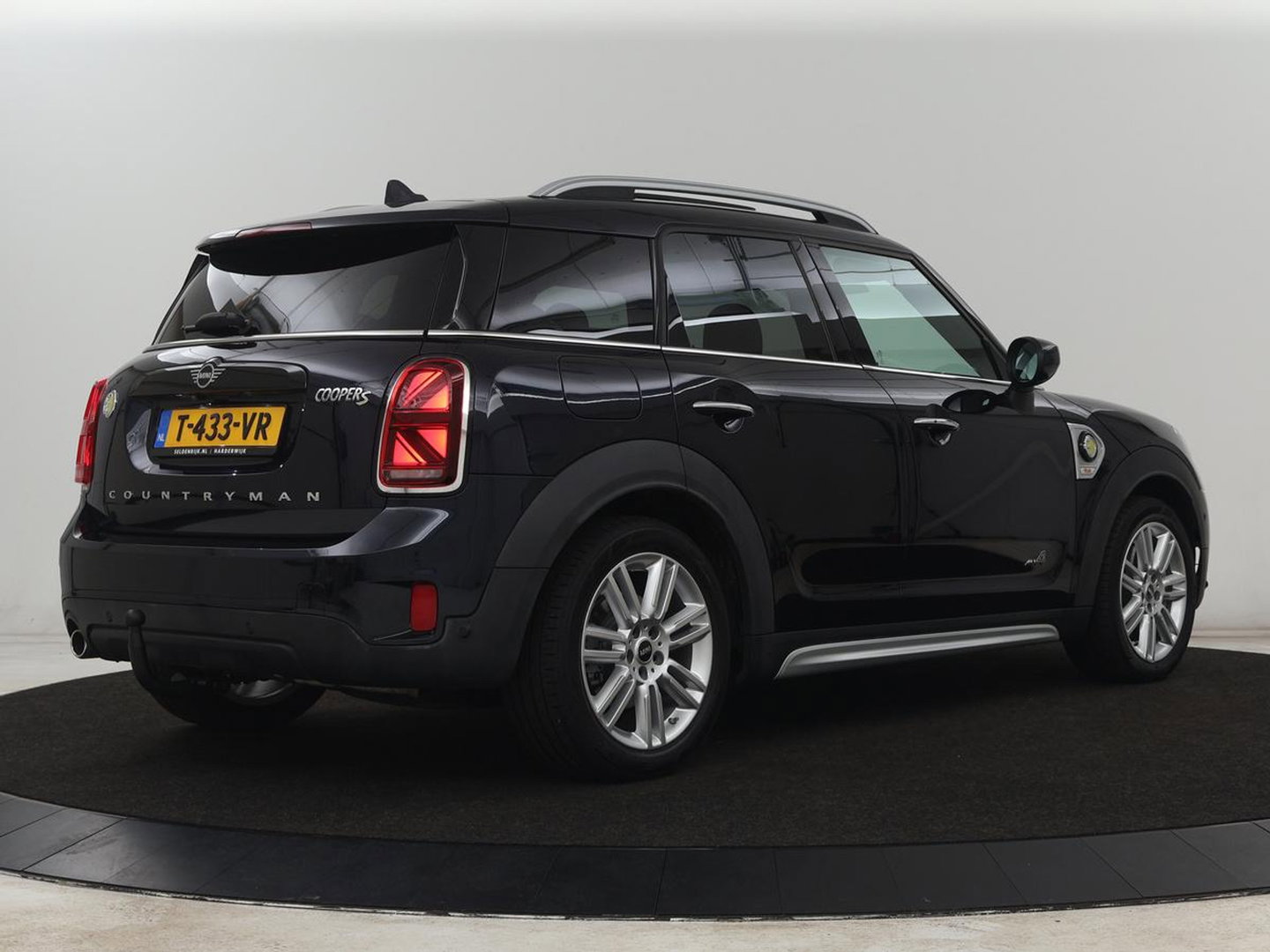 MINI Countryman 1.5 Cooper S E ALL4 Chili | Panoramadak | Leder | Head-Up | Harman/Kardon | Stoelverwarming | Adaptive cruise | Camera | Carplay | Navigatie | Climate control | PHEV | Plug In