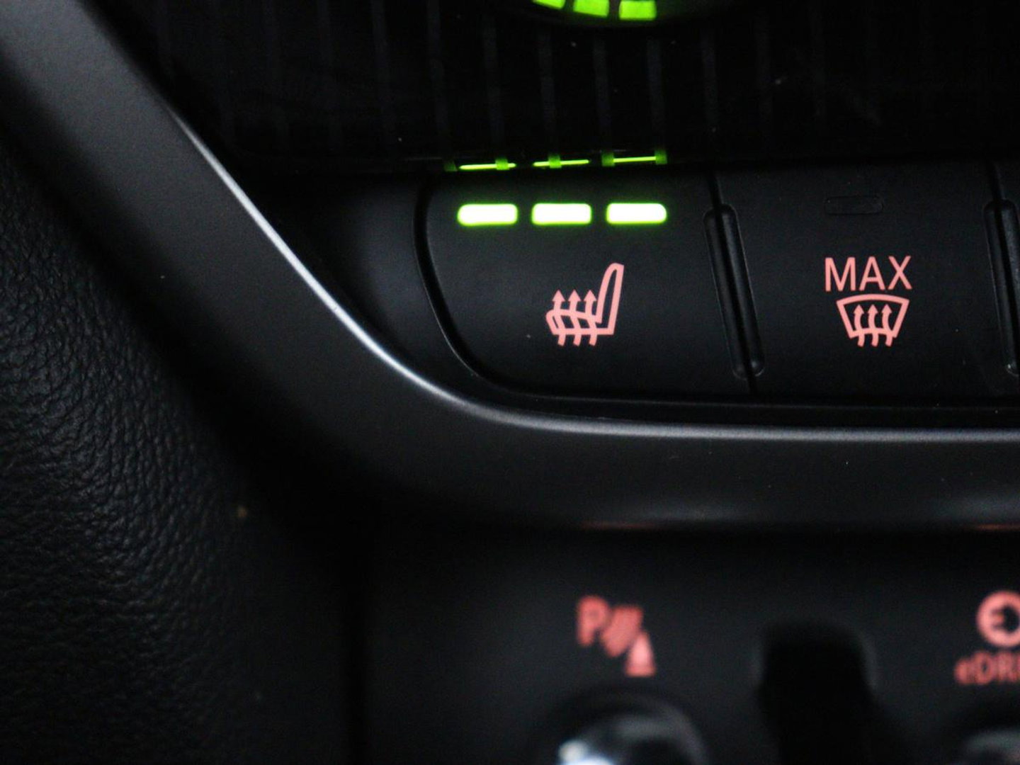 MINI Countryman 1.5 Cooper S E ALL4 Chili | Panoramadak | Leder | Head-Up | Harman/Kardon | Stoelverwarming | Adaptive cruise | Camera | Carplay | Navigatie | Climate control | PHEV | Plug In