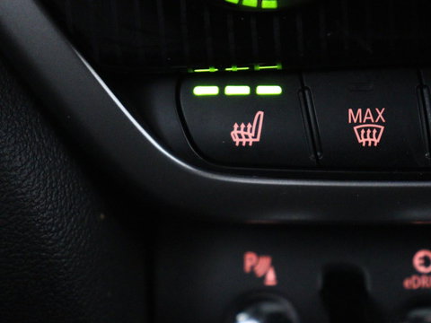 MINI Countryman 1.5 Cooper S E ALL4 Chili | Panoramadak | Leder | Head-Up | Harman/Kardon | Stoelverwarming | Adaptive cruise | Camera | Carplay | Navigatie | Climate control | PHEV | Plug In