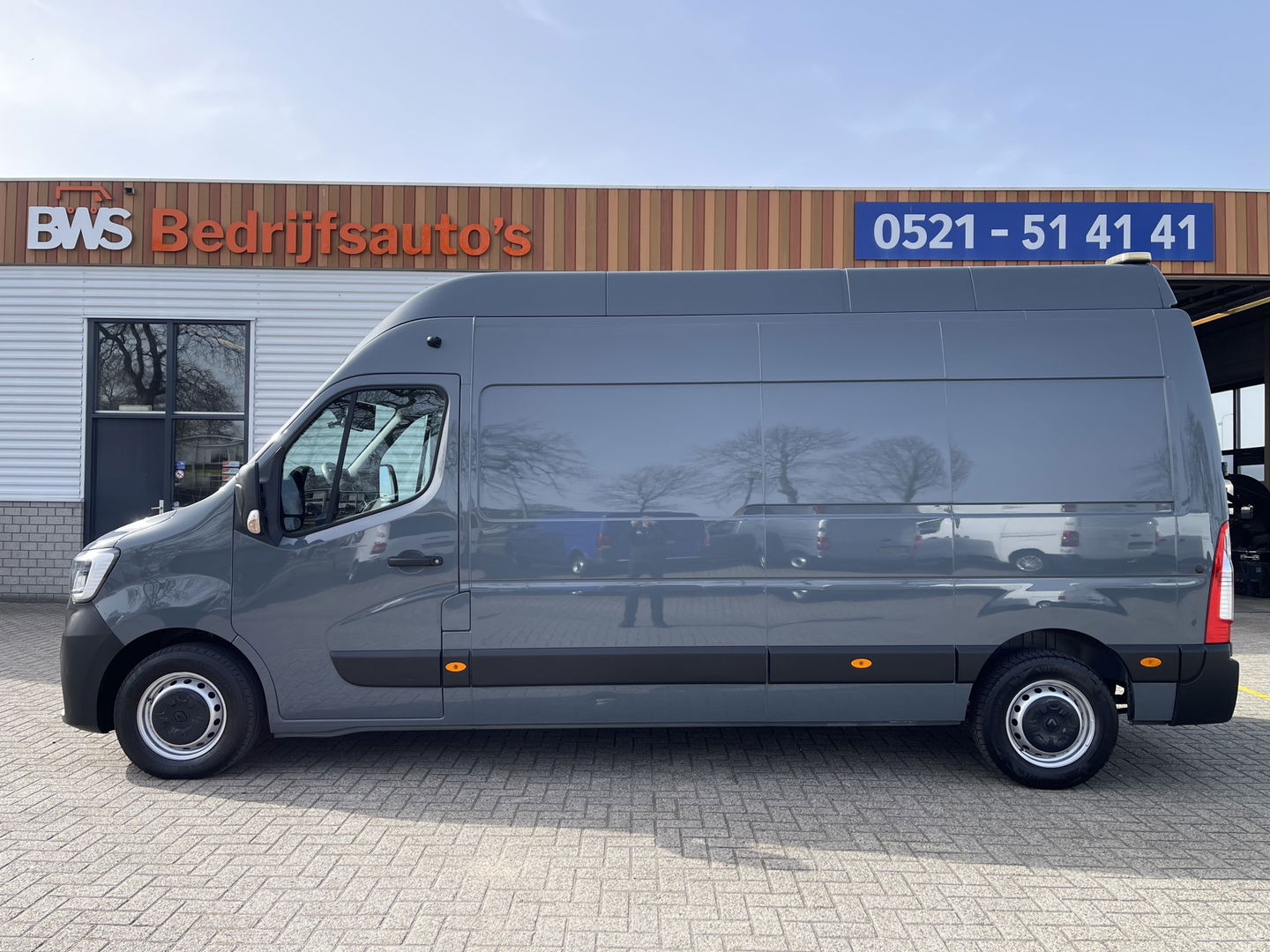 Renault Master T35 2.3 dCi 150pk L3H3 Energy Comfort / vaste prijs rijklaar € 21.950 ex btw / lease vanaf € 358 / ideaal voor camper ombouw / omvormer / standkachel / trekhaak