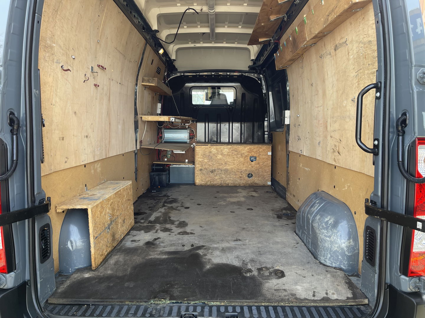 Renault Master T35 2.3 dCi 150pk L3H3 Energy Comfort / vaste prijs rijklaar € 21.950 ex btw / lease vanaf € 358 / ideaal voor camper ombouw / omvormer / standkachel / trekhaak