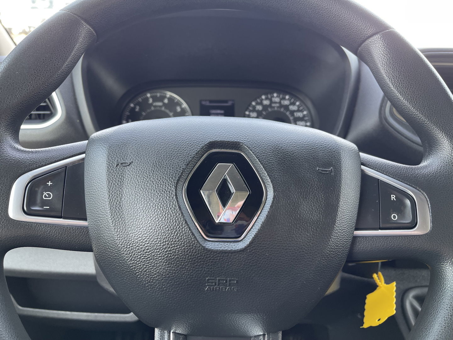 Renault Master T35 2.3 dCi 150pk L3H3 Energy Comfort / vaste prijs rijklaar € 21.950 ex btw / lease vanaf € 358 / ideaal voor camper ombouw / omvormer / standkachel / trekhaak