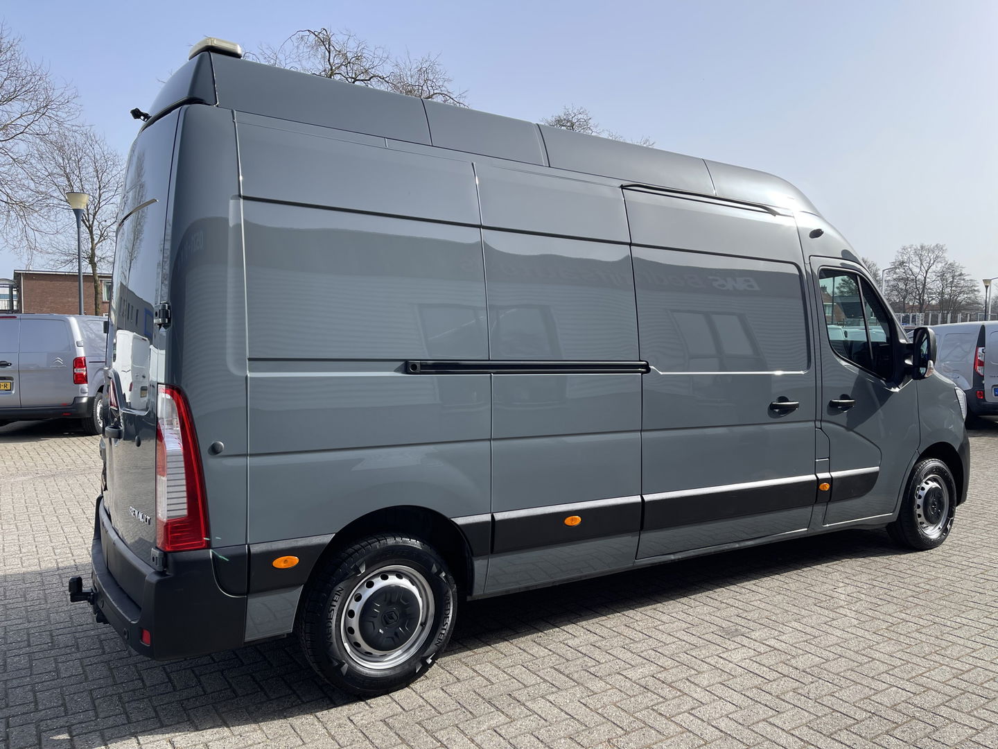 Renault Master T35 2.3 dCi 150pk L3H3 Energy Comfort / vaste prijs rijklaar € 21.950 ex btw / lease vanaf € 358 / ideaal voor camper ombouw / omvormer / standkachel / trekhaak