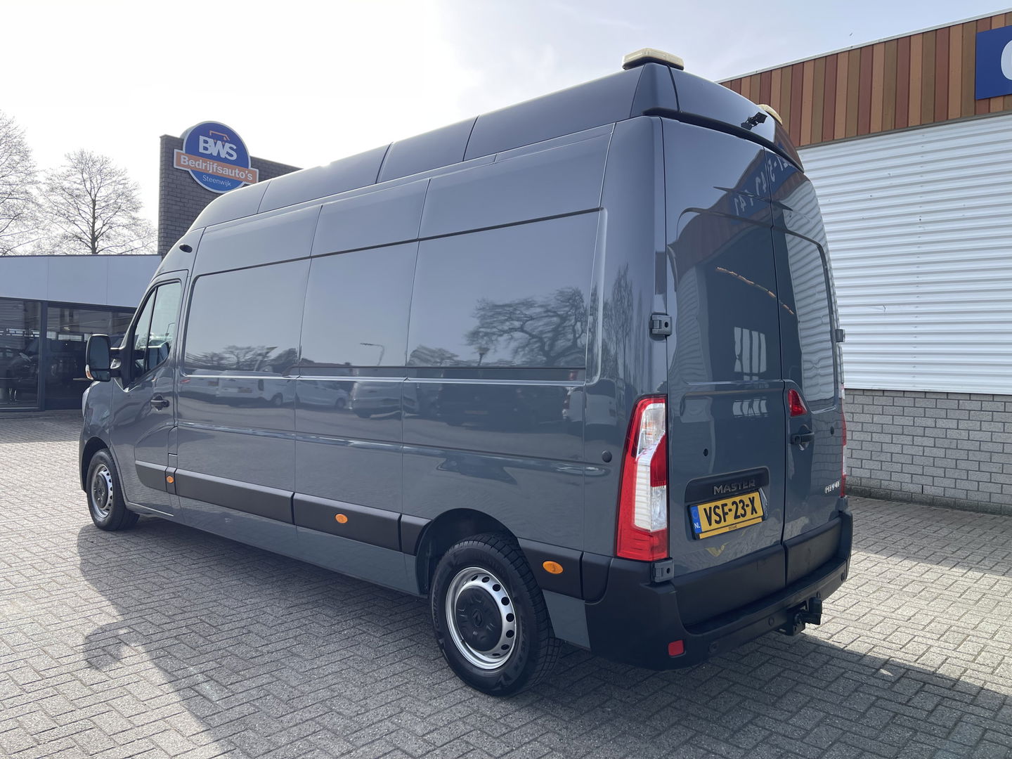 Renault Master T35 2.3 dCi 150pk L3H3 Energy Comfort / vaste prijs rijklaar € 21.950 ex btw / lease vanaf € 358 / ideaal voor camper ombouw / omvormer / standkachel / trekhaak