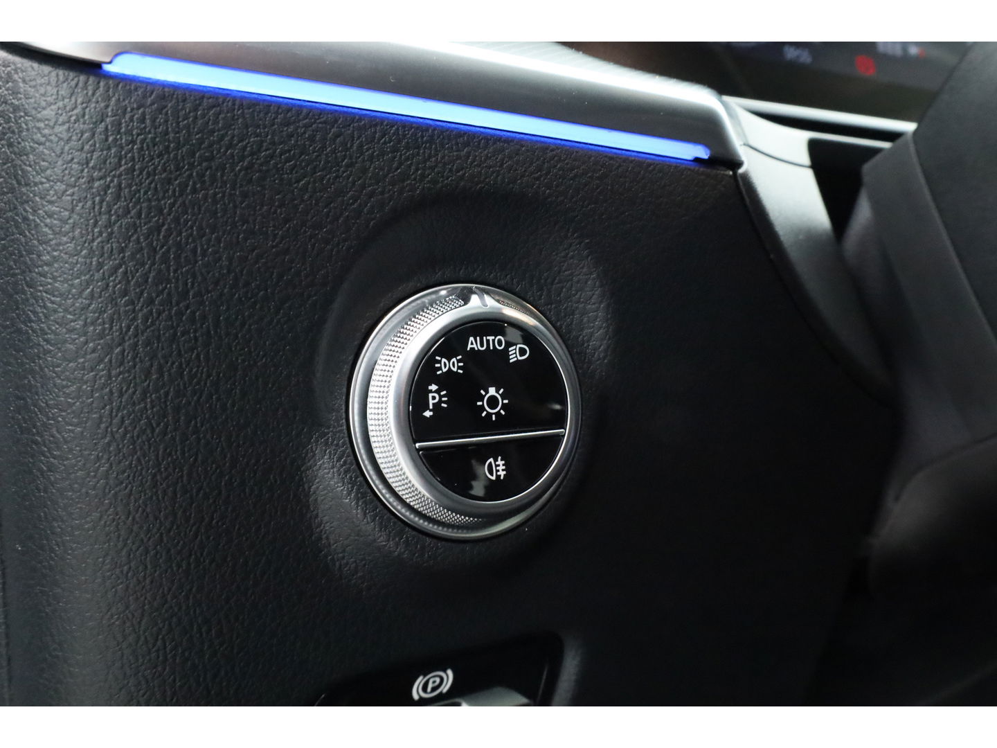 Mercedes-Benz C-Klasse Estate 180 Luxury Line | Pano | Elek. Trekhaak | 360cam | Leder | Memory seats | Burmester | Adapt. Cruise | Carplay