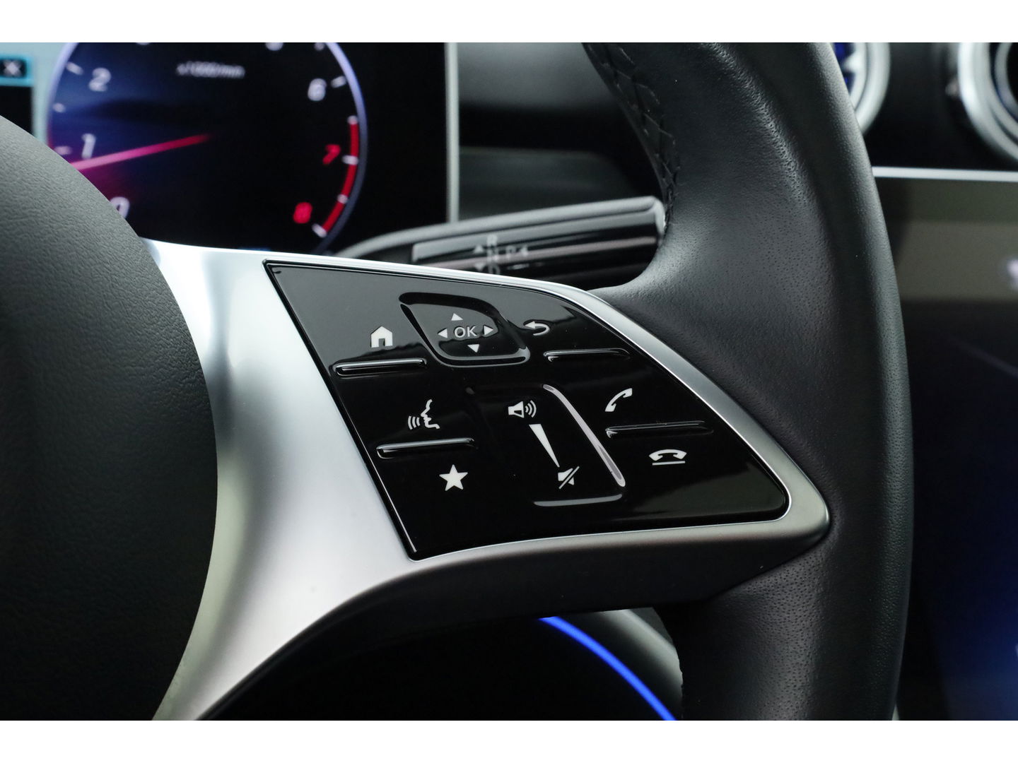 Mercedes-Benz C-Klasse Estate 180 Luxury Line | Pano | Elek. Trekhaak | 360cam | Leder | Memory seats | Burmester | Adapt. Cruise | Carplay