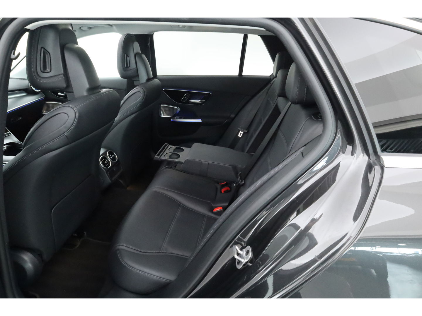 Mercedes-Benz C-Klasse Estate 180 Luxury Line | Pano | Elek. Trekhaak | 360cam | Leder | Memory seats | Burmester | Adapt. Cruise | Carplay