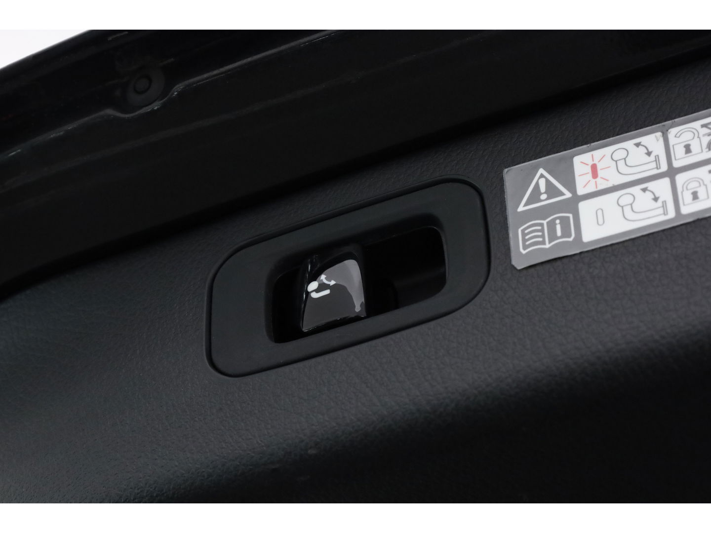 Mercedes-Benz C-Klasse Estate 180 Luxury Line | Pano | Elek. Trekhaak | 360cam | Leder | Memory seats | Burmester | Adapt. Cruise | Carplay