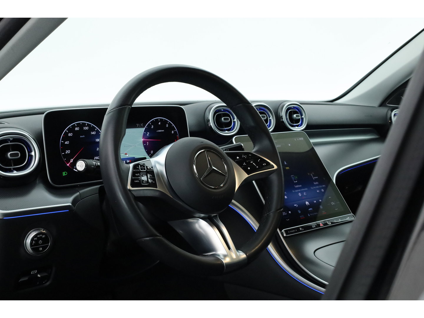 Mercedes-Benz C-Klasse Estate 180 Luxury Line | Pano | Elek. Trekhaak | 360cam | Leder | Memory seats | Burmester | Adapt. Cruise | Carplay