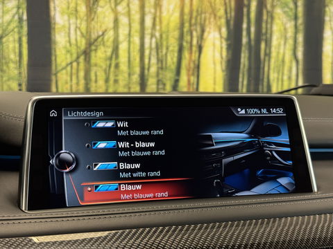 BMW X5 M | 576 PK! | Maxton | Carbon | 21" Lichtmetaal | Leder | Elektrische Trekhaak | Camera | Lane Assist | Dodehoeksensor | Harman & Kardon | Head-Up Display | Sfeerverlichting |
