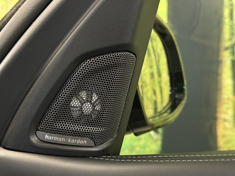 BMW X5 M | 576 PK! | Maxton | Carbon | 21" Lichtmetaal | Leder | Elektrische Trekhaak | Camera | Lane Assist | Dodehoeksensor | Harman & Kardon | Head-Up Display | Sfeerverlichting |