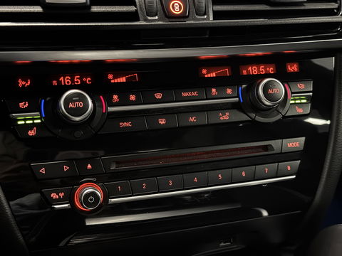 BMW X5 M | 576 PK! | Maxton | Carbon | 21" Lichtmetaal | Leder | Elektrische Trekhaak | Camera | Lane Assist | Dodehoeksensor | Harman & Kardon | Head-Up Display | Sfeerverlichting |