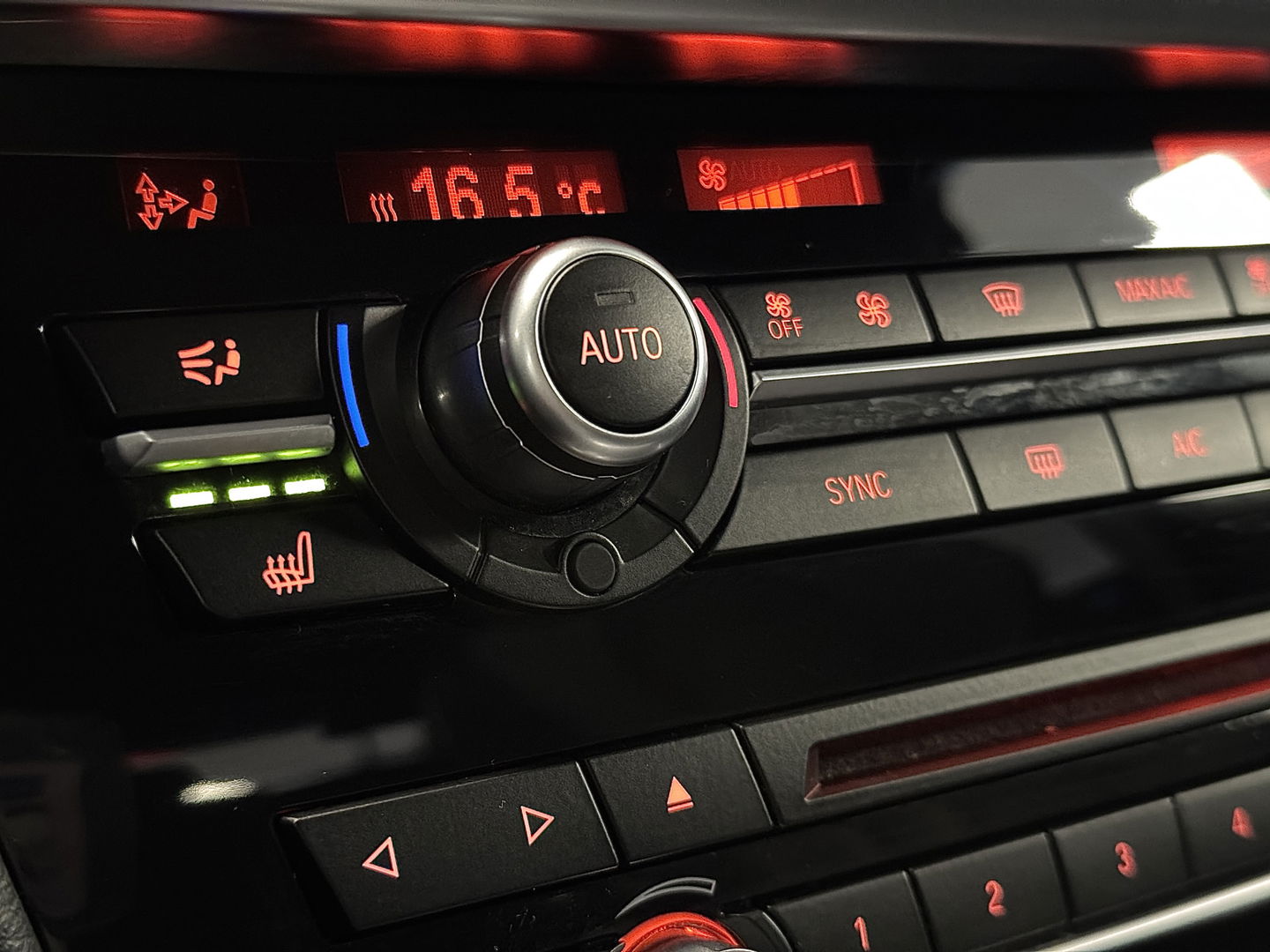 BMW X5 M | 576 PK! | Maxton | Carbon | 21" Lichtmetaal | Leder | Elektrische Trekhaak | Camera | Lane Assist | Dodehoeksensor | Harman & Kardon | Head-Up Display | Sfeerverlichting |