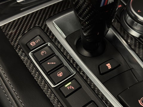 BMW X5 M | 576 PK! | Maxton | Carbon | 21" Lichtmetaal | Leder | Elektrische Trekhaak | Camera | Lane Assist | Dodehoeksensor | Harman & Kardon | Head-Up Display | Sfeerverlichting |