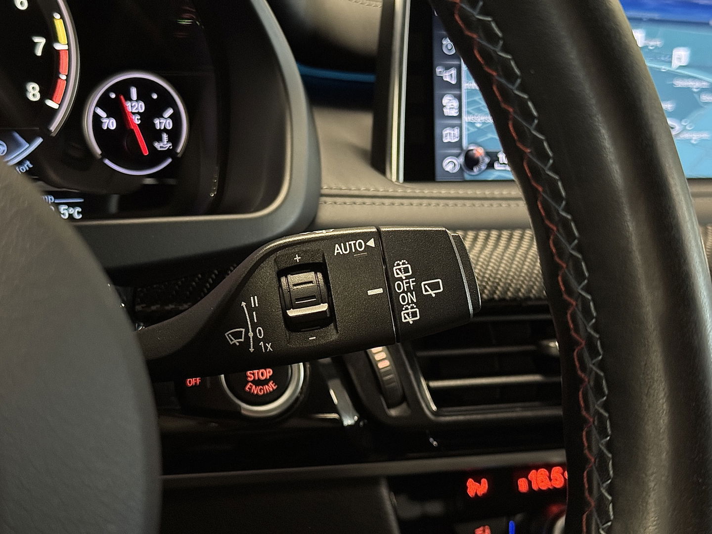 BMW X5 M | 576 PK! | Maxton | Carbon | 21" Lichtmetaal | Leder | Elektrische Trekhaak | Camera | Lane Assist | Dodehoeksensor | Harman & Kardon | Head-Up Display | Sfeerverlichting |