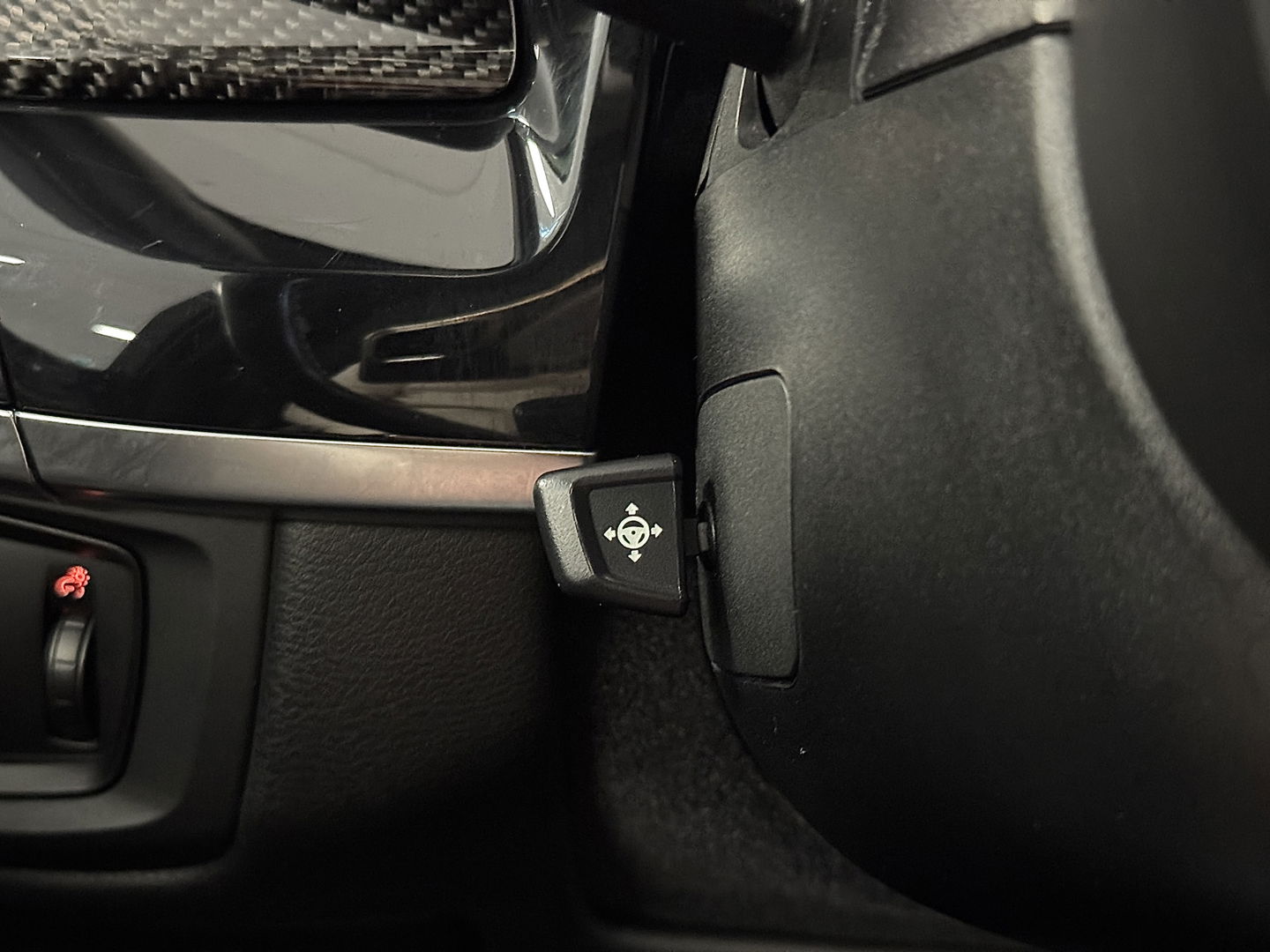 BMW X5 M | 576 PK! | Maxton | Carbon | 21" Lichtmetaal | Leder | Elektrische Trekhaak | Camera | Lane Assist | Dodehoeksensor | Harman & Kardon | Head-Up Display | Sfeerverlichting |