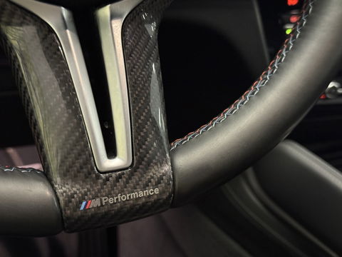 BMW X5 M | 576 PK! | Maxton | Carbon | 21" Lichtmetaal | Leder | Elektrische Trekhaak | Camera | Lane Assist | Dodehoeksensor | Harman & Kardon | Head-Up Display | Sfeerverlichting |