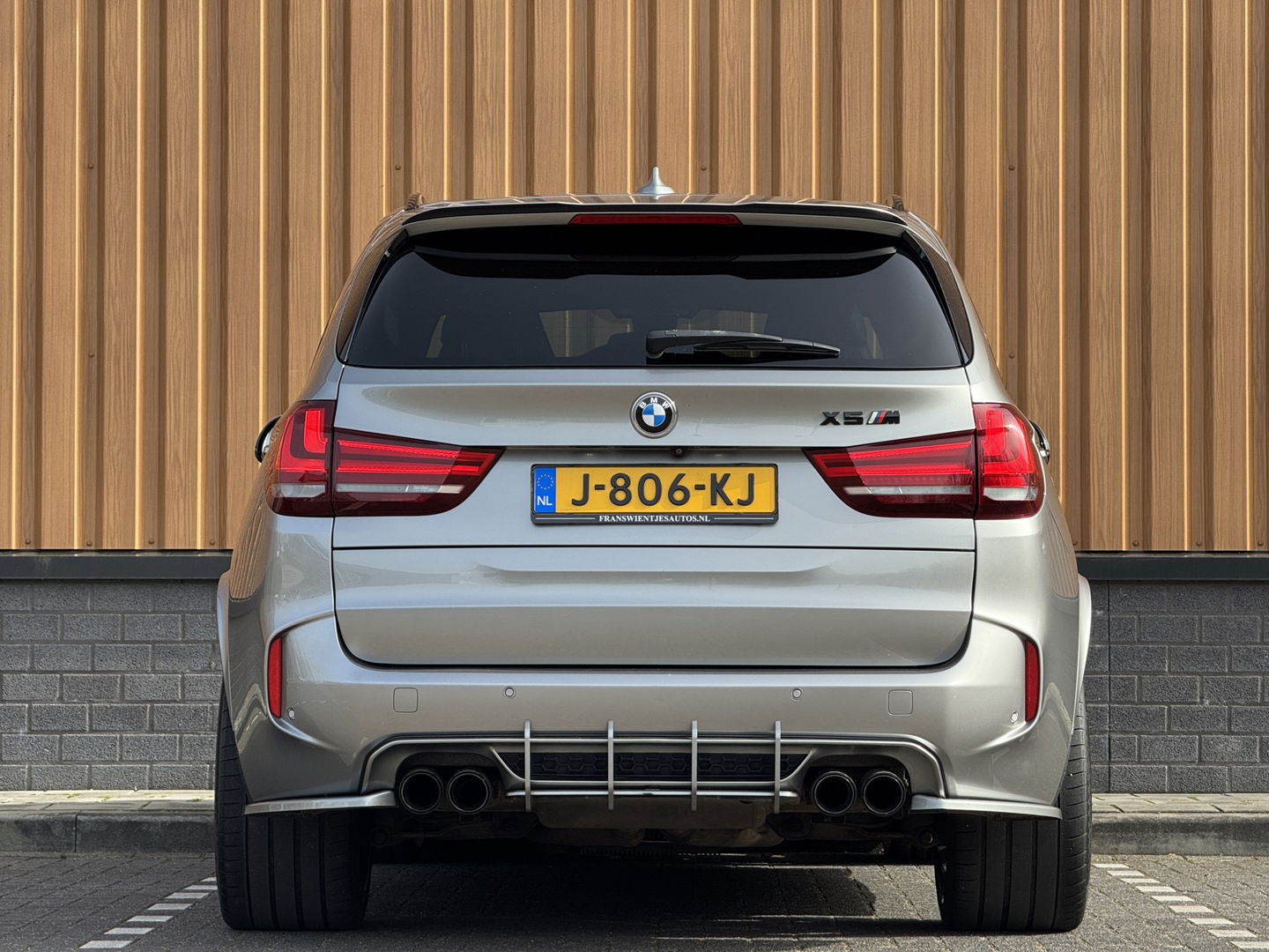 BMW X5 M | 576 PK! | Maxton | Carbon | 21" Lichtmetaal | Leder | Elektrische Trekhaak | Camera | Lane Assist | Dodehoeksensor | Harman & Kardon | Head-Up Display | Sfeerverlichting |