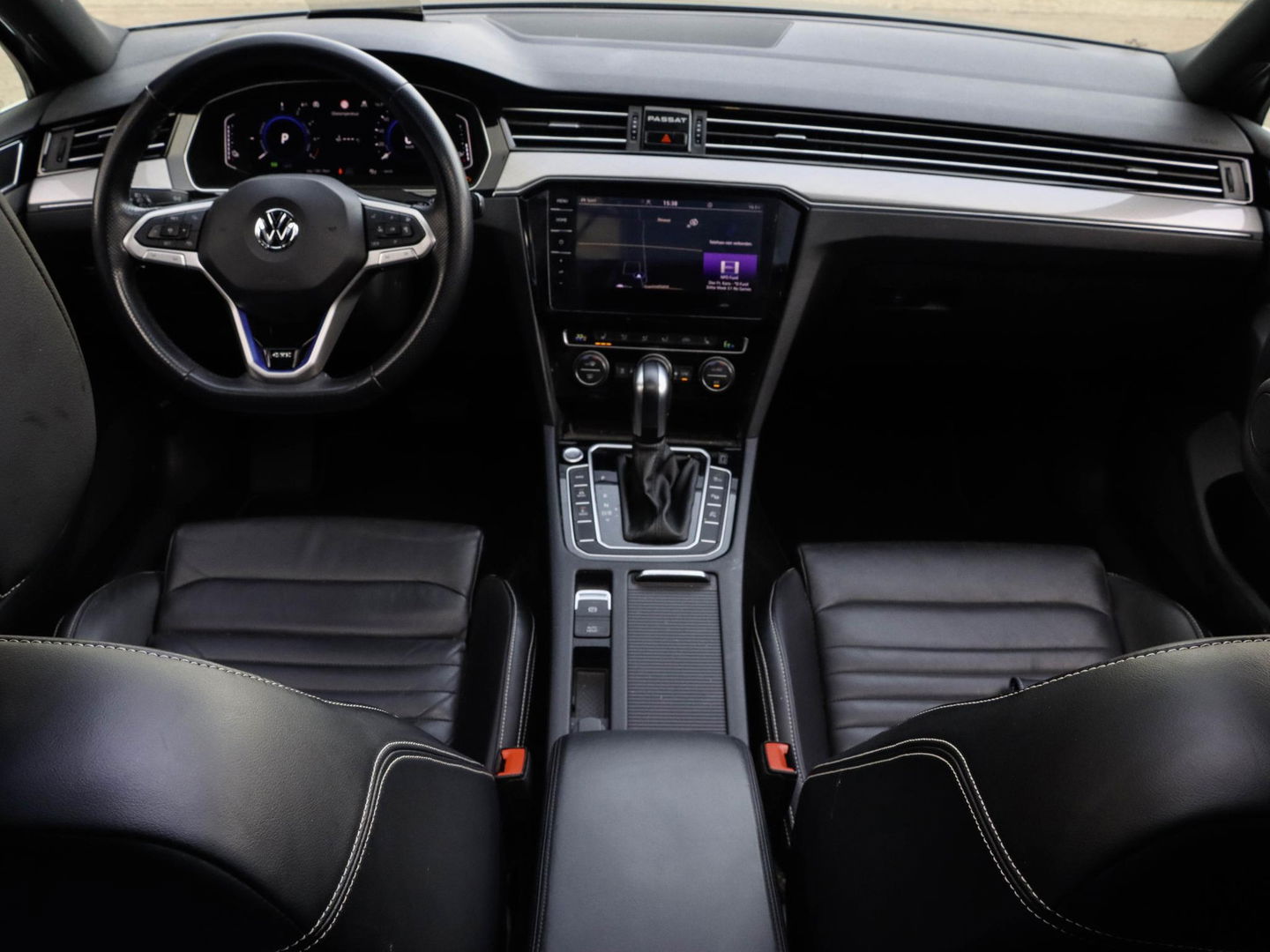 Volkswagen Passat Variant GTE 1.4 TSI PHEV HUD Pano Leder Trekhaak 360 Cam Standkachel