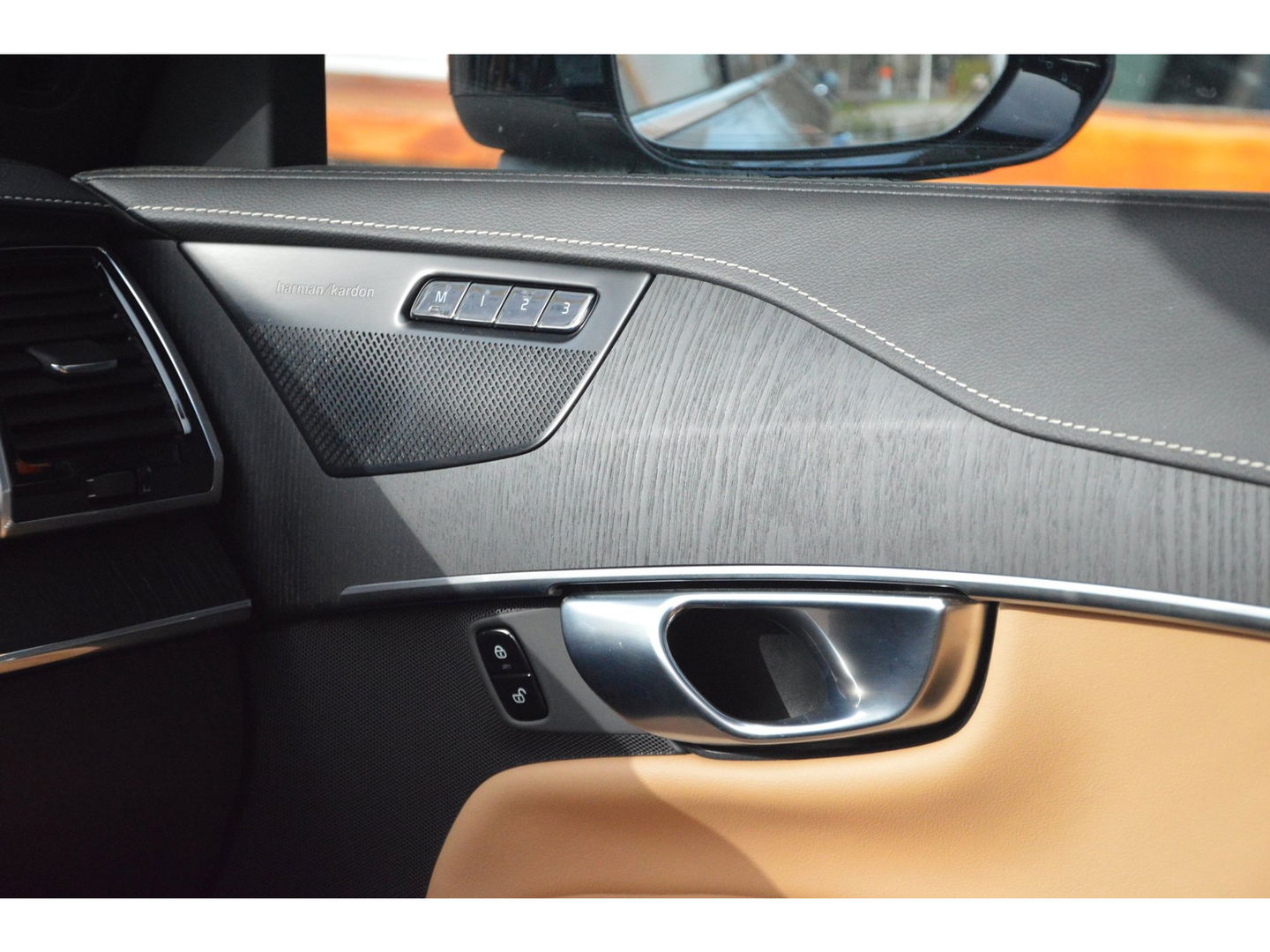 Volvo XC90 T8 Hybride AWD Ultimate Bright LONG RANGE | Luchtvering | Massage | Ventilatie stoelen | Panoramadak | Head-Up Display|