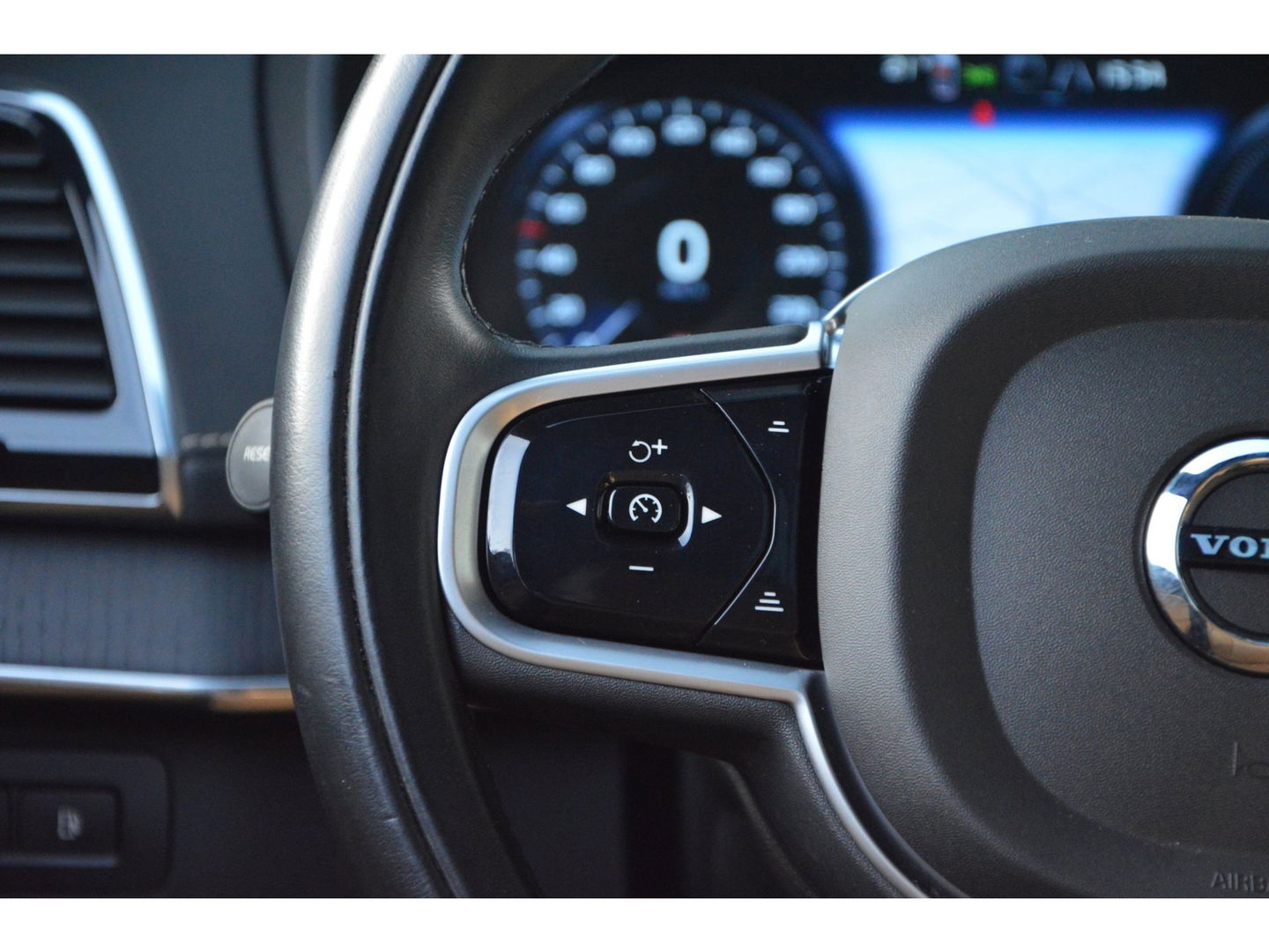 Volvo XC90 T8 Hybride AWD Ultimate Bright LONG RANGE | Luchtvering | Massage | Ventilatie stoelen | Panoramadak | Head-Up Display|