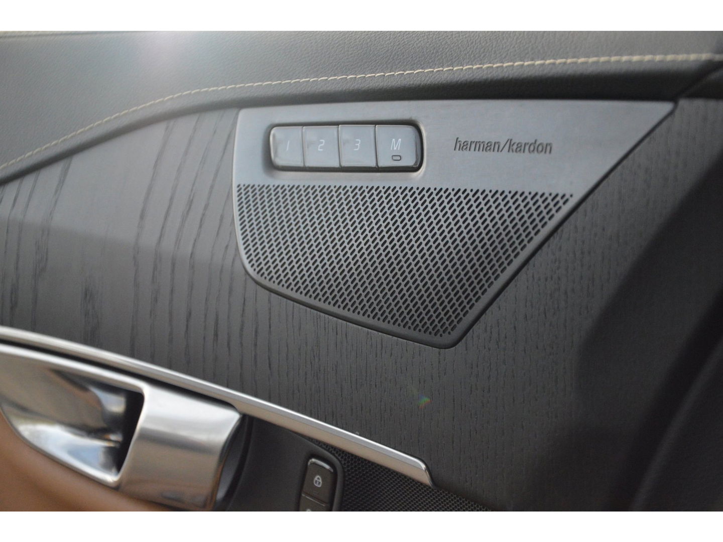 Volvo XC90 T8 Hybride AWD Ultimate Bright LONG RANGE | Luchtvering | Massage | Ventilatie stoelen | Panoramadak | Head-Up Display|