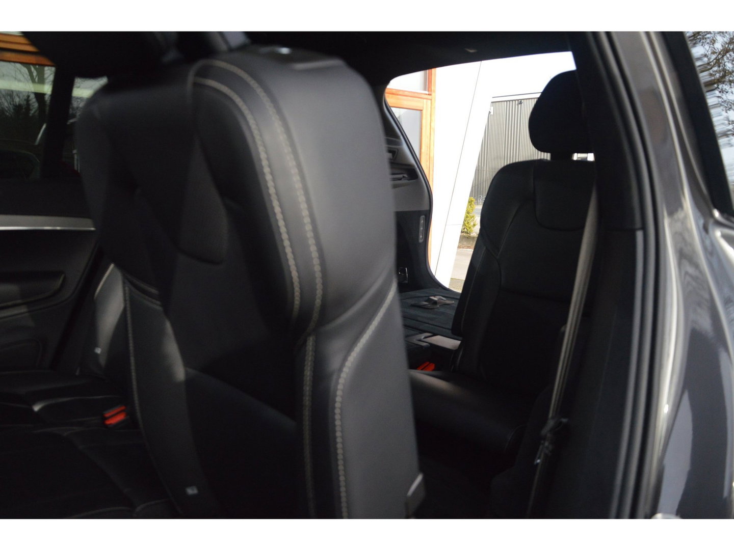 Volvo XC90 T8 Hybride AWD Plus Dark | Luchtvering | Head-Up Display | Harman/Kardon | Panoramadak | Trekhaak |