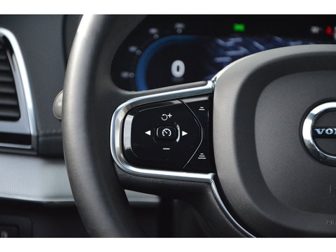 Volvo XC90 T8 Hybride AWD Plus Dark | Luchtvering | Head-Up Display | Harman/Kardon | Panoramadak | Trekhaak |