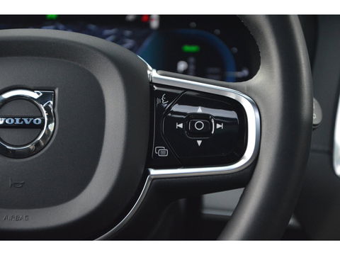 Volvo XC90 T8 Hybride AWD Plus Dark | Luchtvering | Head-Up Display | Harman/Kardon | Panoramadak | Trekhaak |