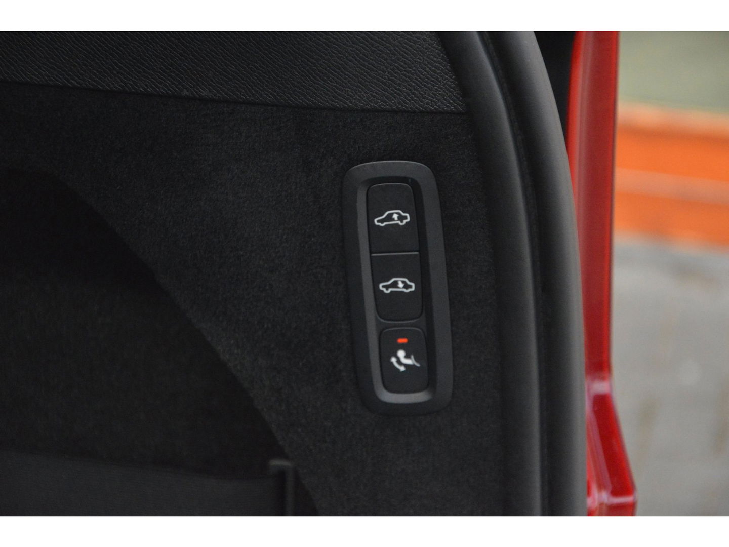 Volvo XC90 T8 Hybride AWD Plus Dark | Luchtvering | Head-Up Display | Harman/Kardon | Panoramadak | Trekhaak |