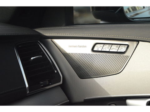 Volvo XC90 T8 Hybride AWD Plus Dark | Luchtvering | Head-Up Display | Harman/Kardon | Panoramadak | Trekhaak |