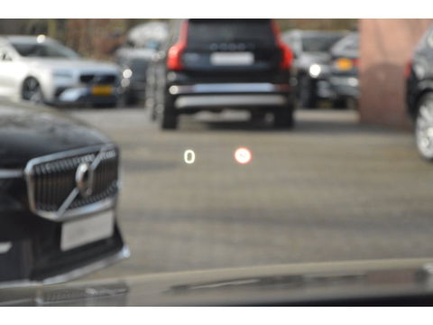 Volvo XC90 T8 Hybride AWD Plus Dark | Luchtvering | Head-Up Display | Harman/Kardon | Panoramadak | Trekhaak |