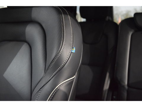 Volvo XC90 T8 Hybride AWD Plus Dark | Luchtvering | Head-Up Display | Harman/Kardon | Panoramadak | Trekhaak |