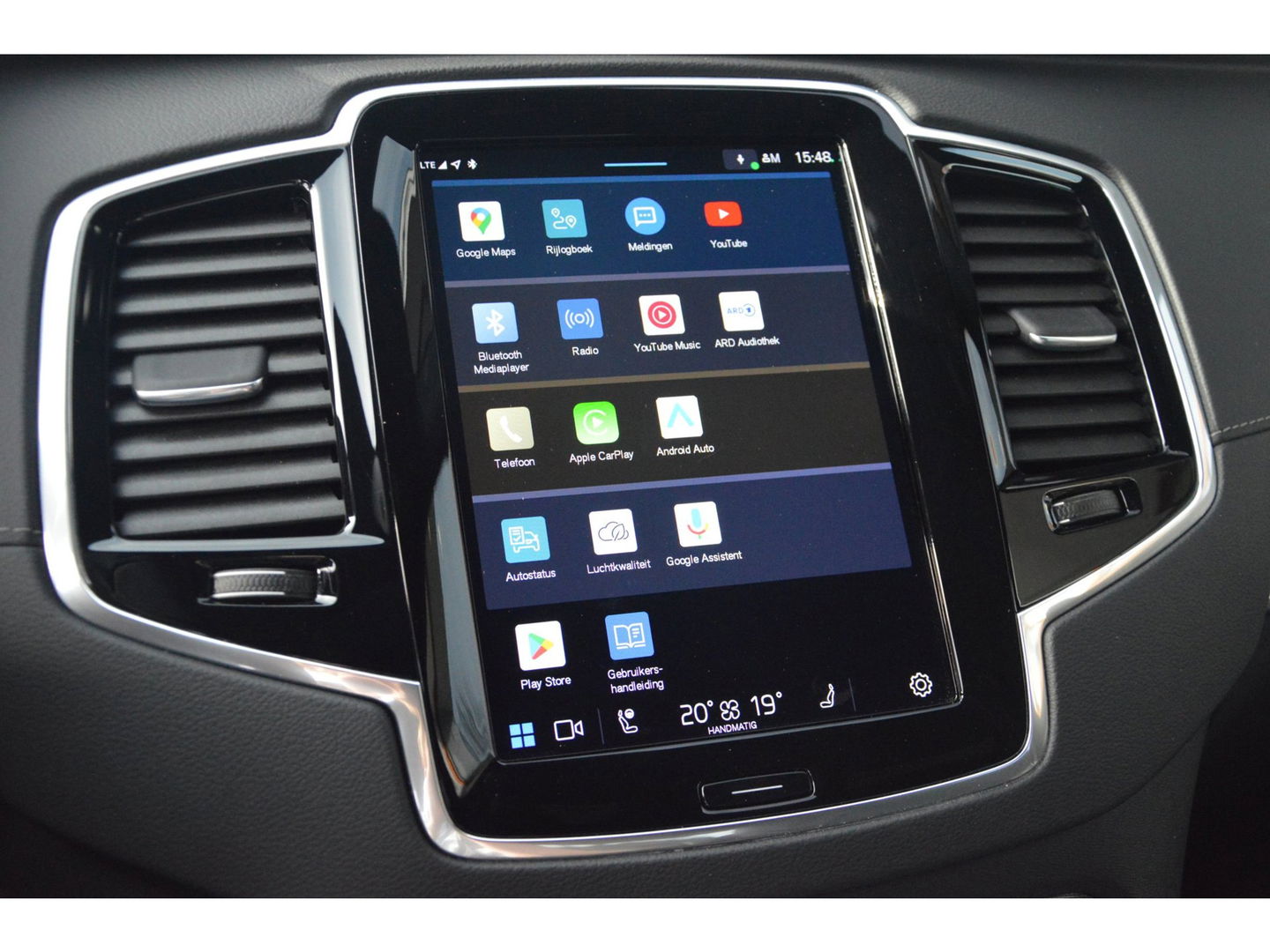 Volvo XC90 T8 Hybride AWD Plus Dark | Luchtvering | Head-Up Display | Harman/Kardon | Panoramadak | Trekhaak |