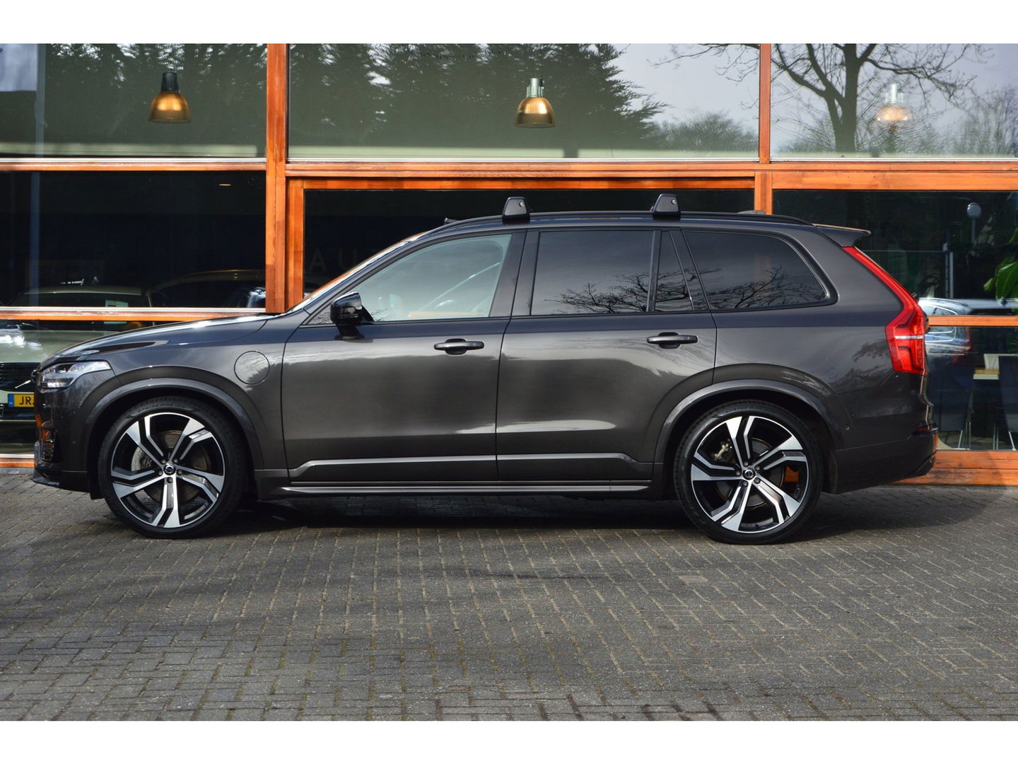 Volvo XC90 T8 Hybride AWD Plus Dark | Luchtvering | Head-Up Display | Harman/Kardon | Panoramadak | Trekhaak |