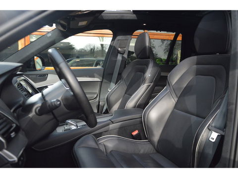 Volvo XC90 T8 Hybride AWD Plus Dark | Luchtvering | Head-Up Display | Harman/Kardon | Panoramadak | Trekhaak |
