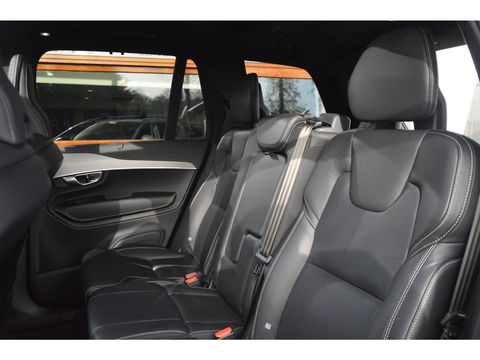 Volvo XC90 T8 Hybride AWD Plus Dark | Luchtvering | Head-Up Display | Harman/Kardon | Panoramadak | Trekhaak |