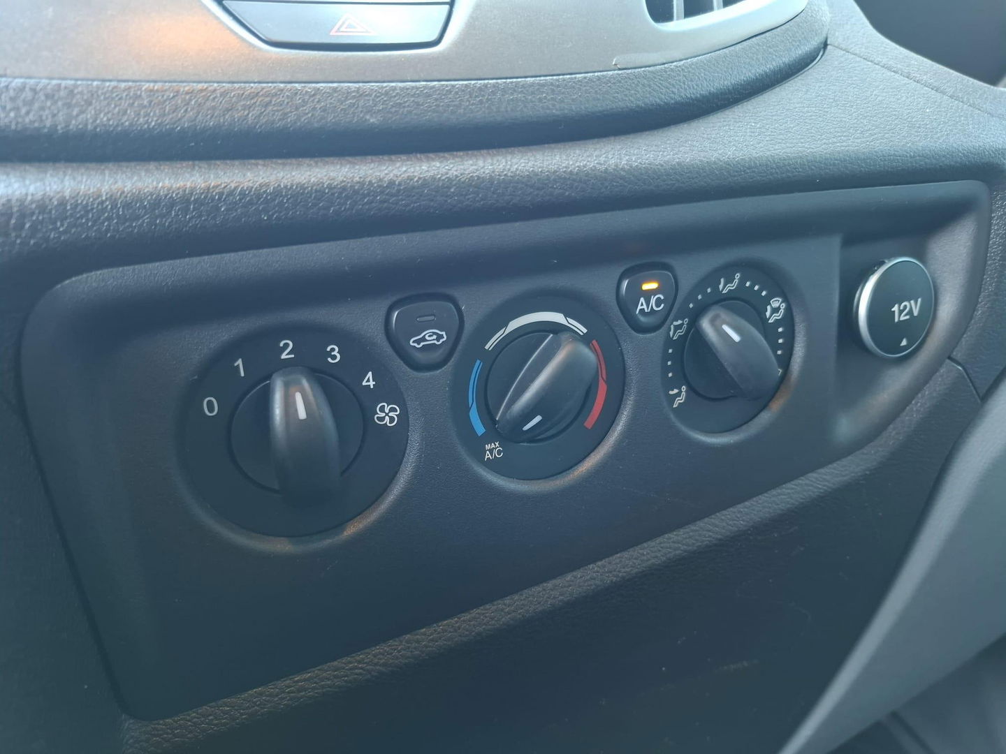 Ford Transit 350 2.2 TDCI L4H1 Ambiente LAADKLEP / NAVI / CRUISE CONTROLE / 3 ZITS / EURO 6