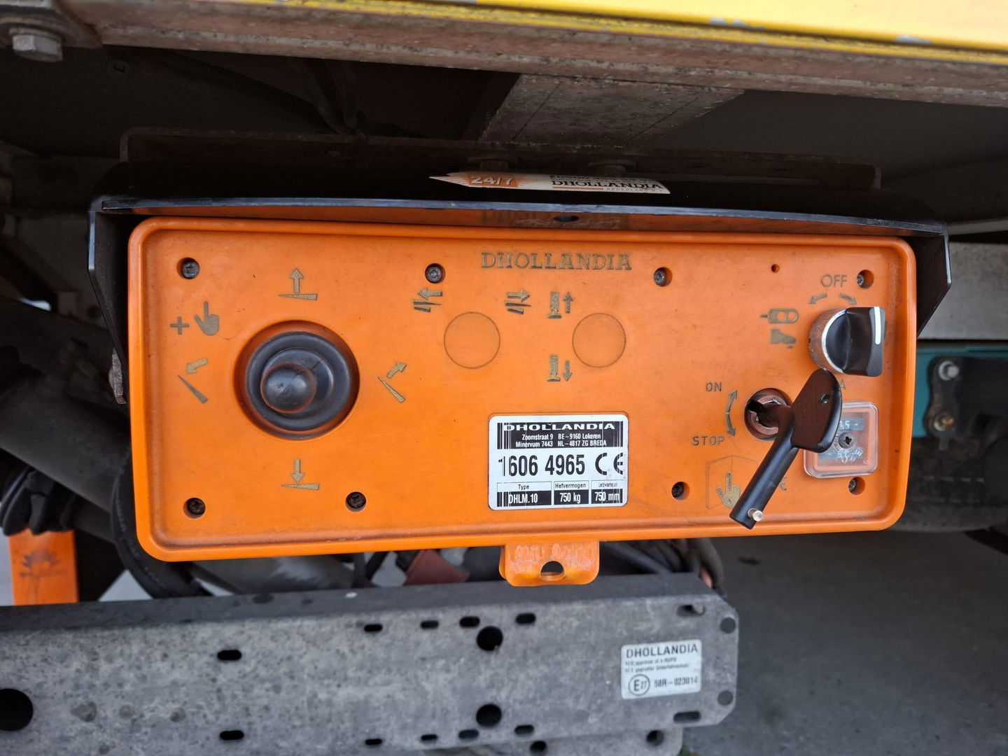 Ford Transit 350 2.2 TDCI L4H1 Ambiente LAADKLEP / NAVI / CRUISE CONTROLE / 3 ZITS / EURO 6