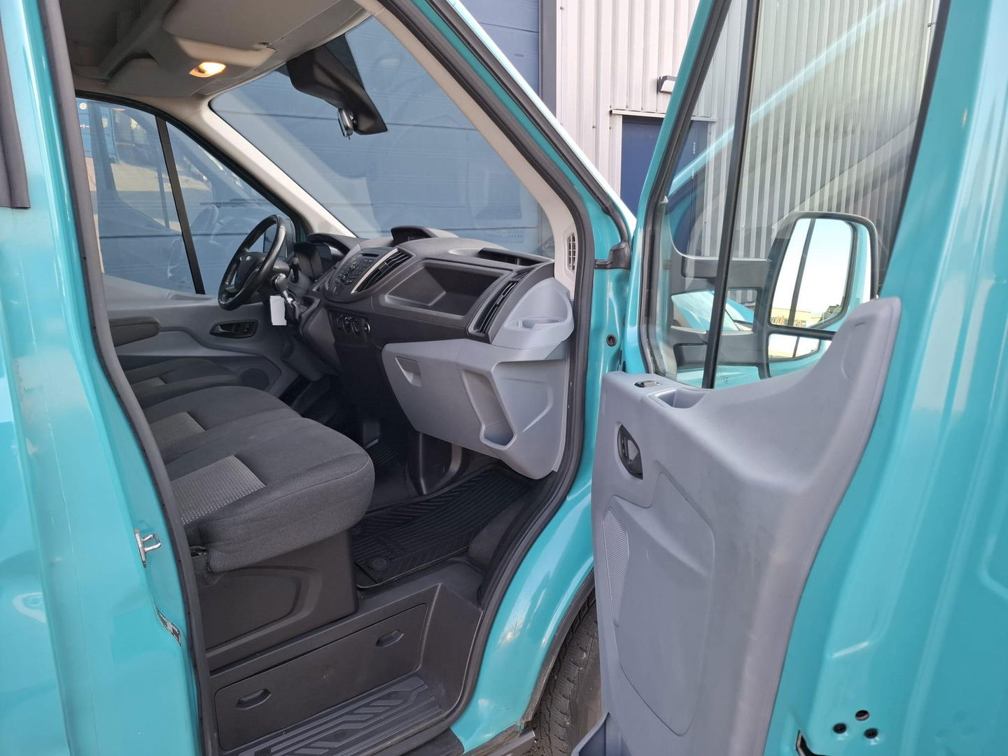 Ford Transit 350 2.2 TDCI L4H1 Ambiente LAADKLEP / NAVI / CRUISE CONTROLE / 3 ZITS / EURO 6