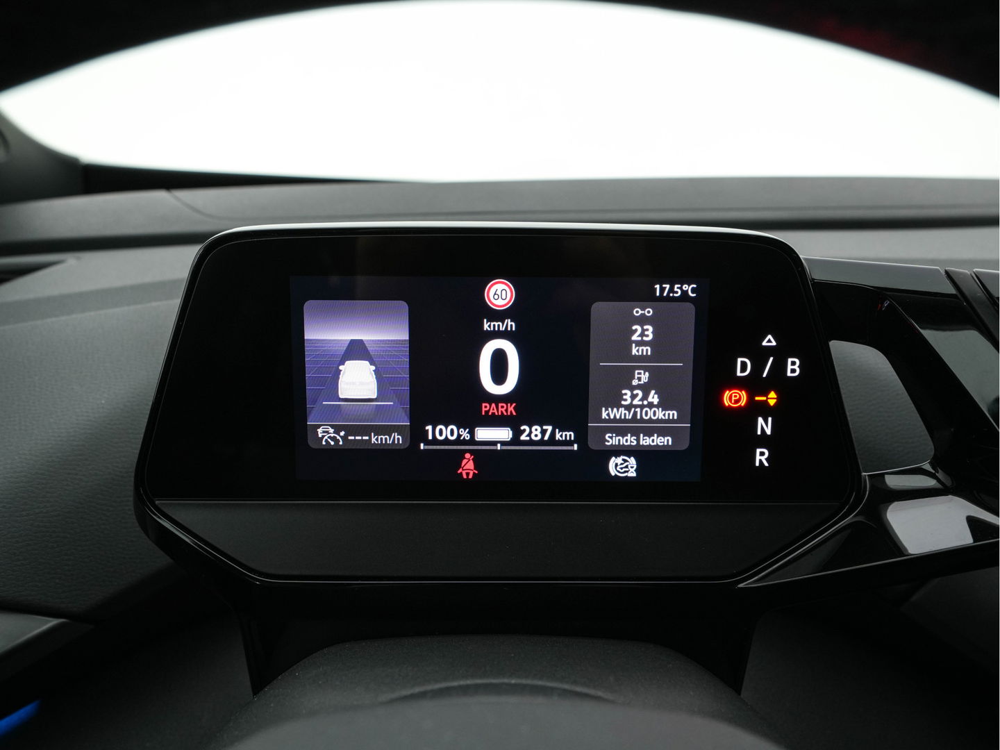 Volkswagen ID.4 First Max 77 kWh [ 3-Fase ] {SOH-81%} (INCL.BTW) Aut. *PANO | HEAD-UP | LEATHER-FABRIC | FULL-LED | MEMORY-PACK | TOP-VIEW | BLIND-SPOT | HEATED-SPORTSEATS | DIGI-COCKPIT | DAB+ | 19''ALU*