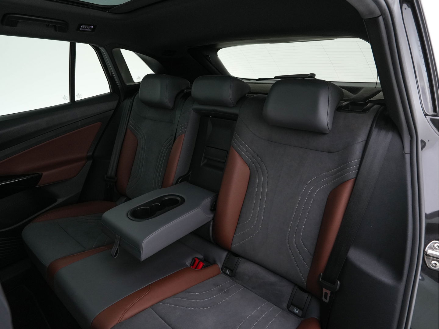 Volkswagen ID.4 First Max 77 kWh [ 3-Fase ] {SOH-81%} (INCL.BTW) Aut. *PANO | HEAD-UP | LEATHER-FABRIC | FULL-LED | MEMORY-PACK | TOP-VIEW | BLIND-SPOT | HEATED-SPORTSEATS | DIGI-COCKPIT | DAB+ | 19''ALU*