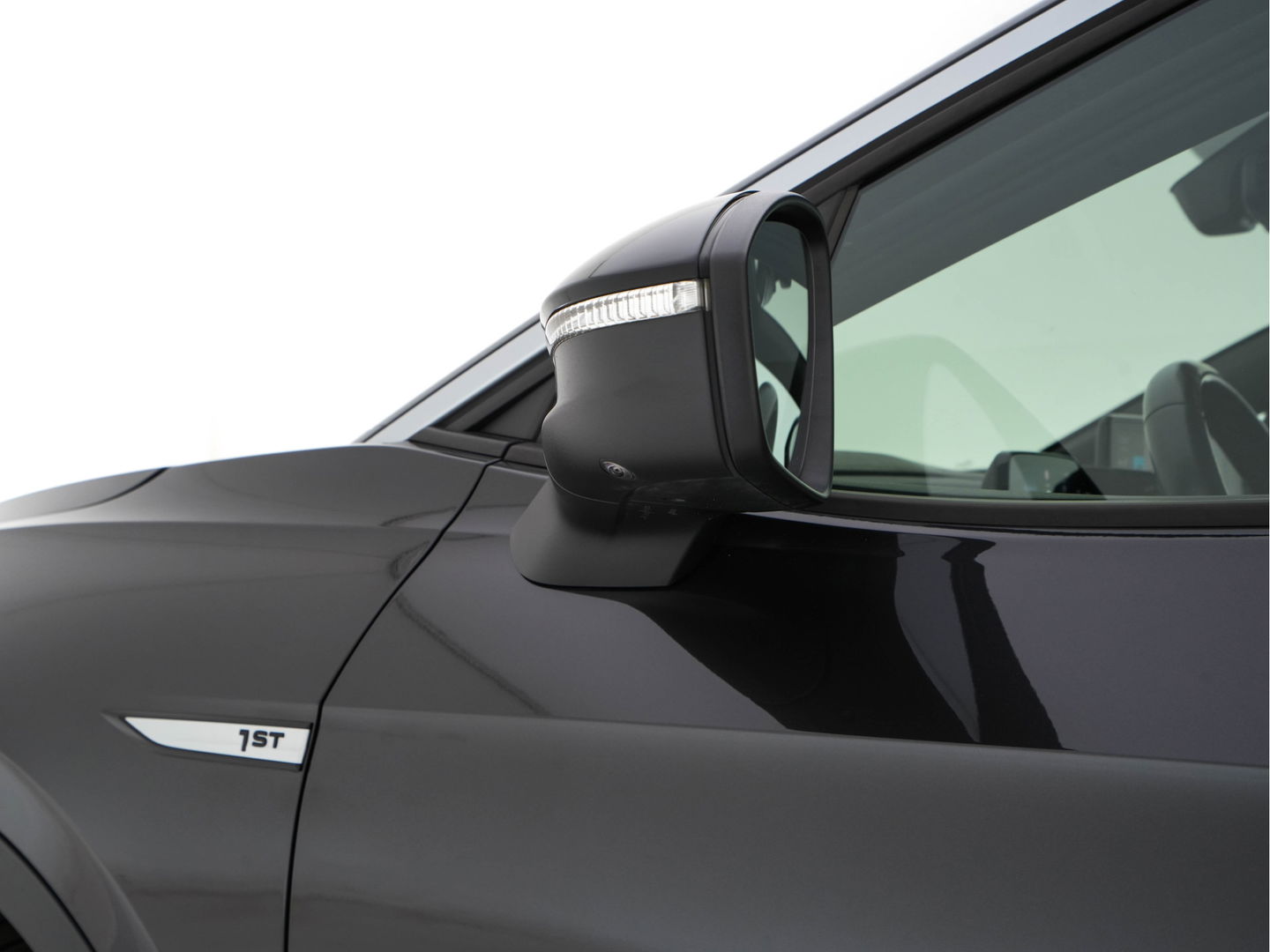 Volkswagen ID.4 First Max 77 kWh [ 3-Fase ] {SOH-81%} (INCL.BTW) Aut. *PANO | HEAD-UP | LEATHER-FABRIC | FULL-LED | MEMORY-PACK | TOP-VIEW | BLIND-SPOT | HEATED-SPORTSEATS | DIGI-COCKPIT | DAB+ | 19''ALU*