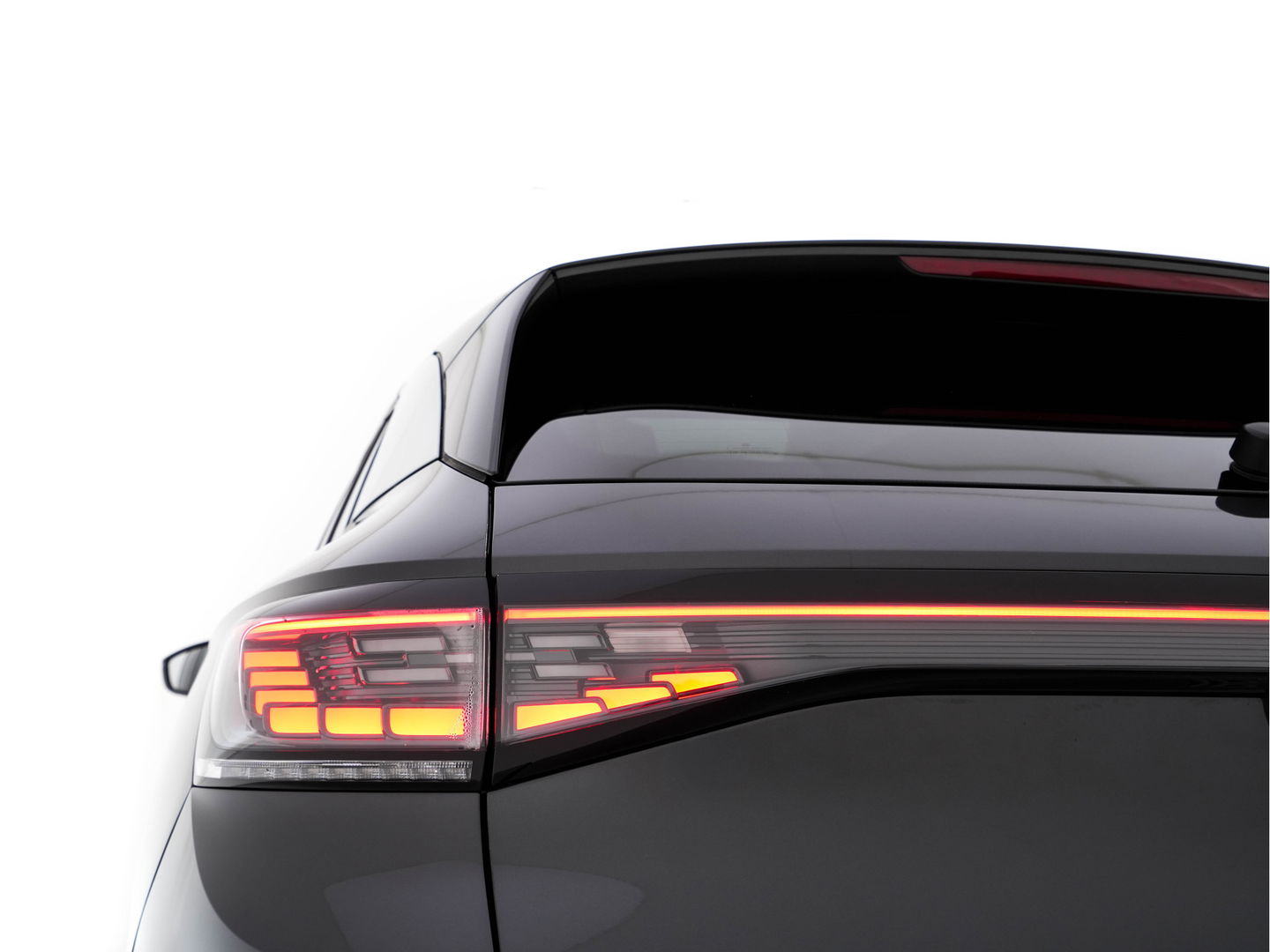 Volkswagen ID.4 First Max 77 kWh [ 3-Fase ] {SOH-81%} (INCL.BTW) Aut. *PANO | HEAD-UP | LEATHER-FABRIC | FULL-LED | MEMORY-PACK | TOP-VIEW | BLIND-SPOT | HEATED-SPORTSEATS | DIGI-COCKPIT | DAB+ | 19''ALU*